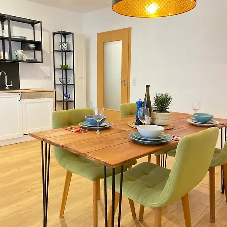 Zwischen Mosel Und Weinbergen Apartamento *